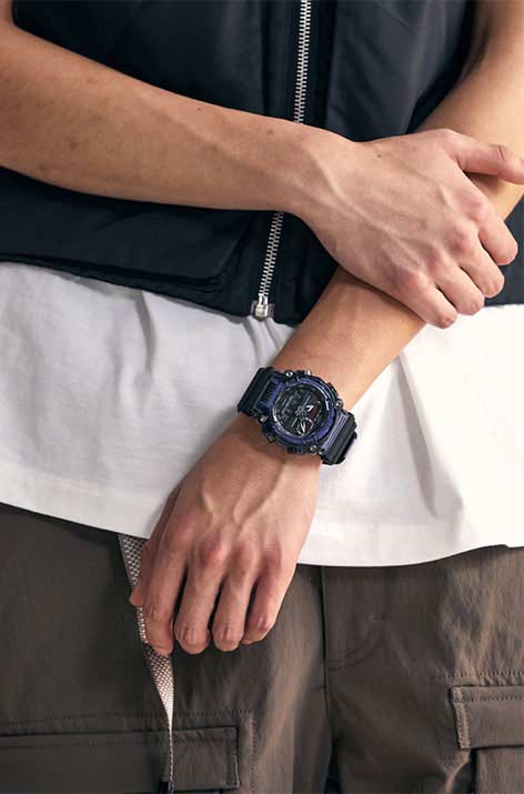 Японские наручные часы Casio G-SHOCK GA-900TS-6AER с хронографом