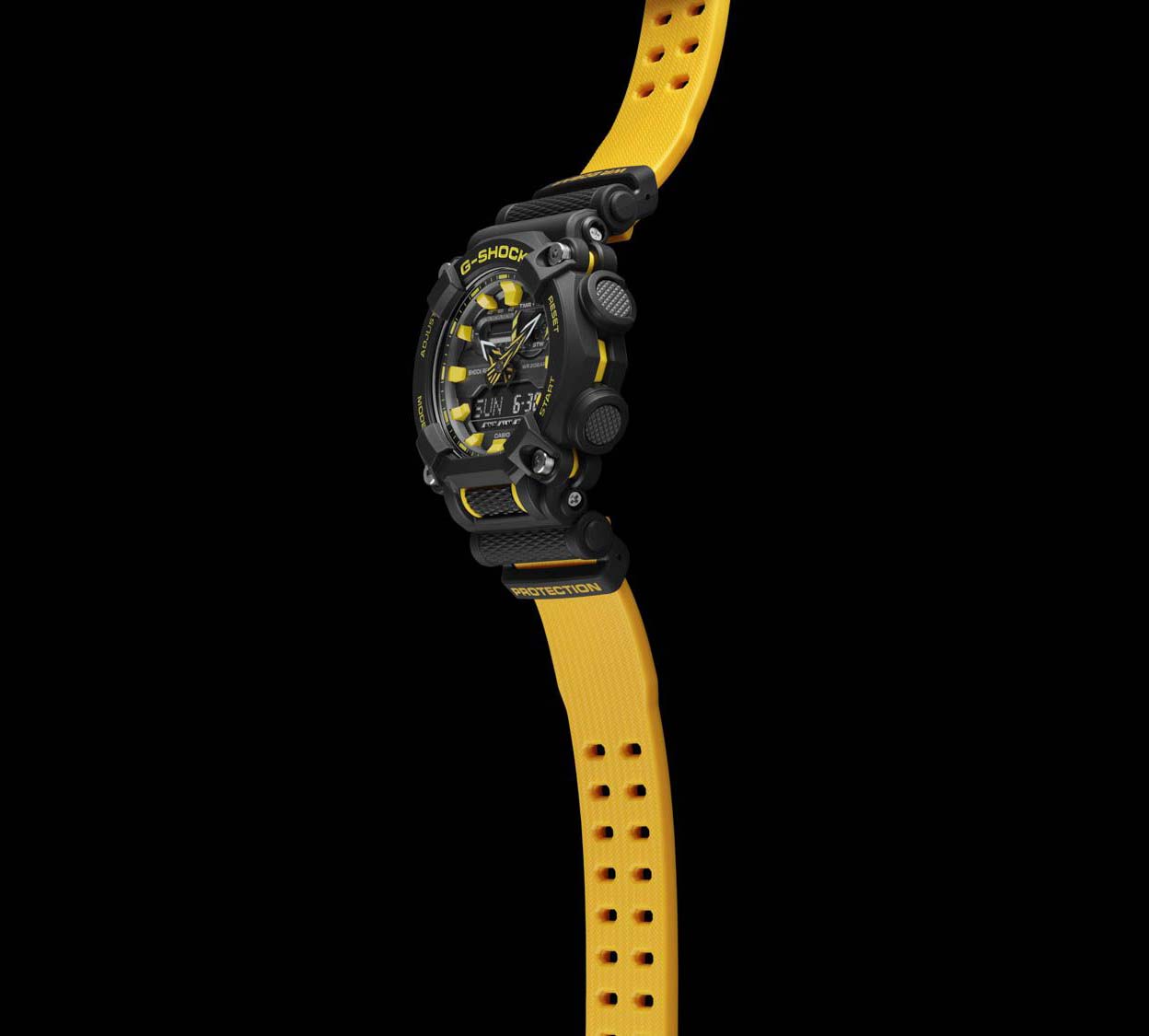 Японские наручные часы Casio G-SHOCK GA-900A-1A9ER с хронографом