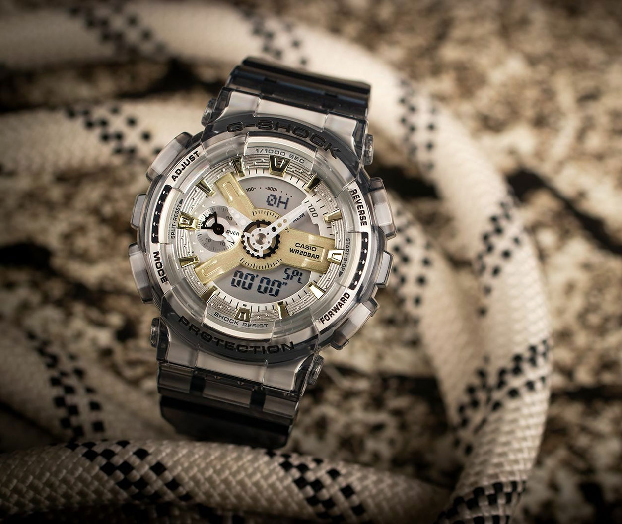 Японские наручные часы Casio G-SHOCK GMA-S110GS-8AER с хронографом