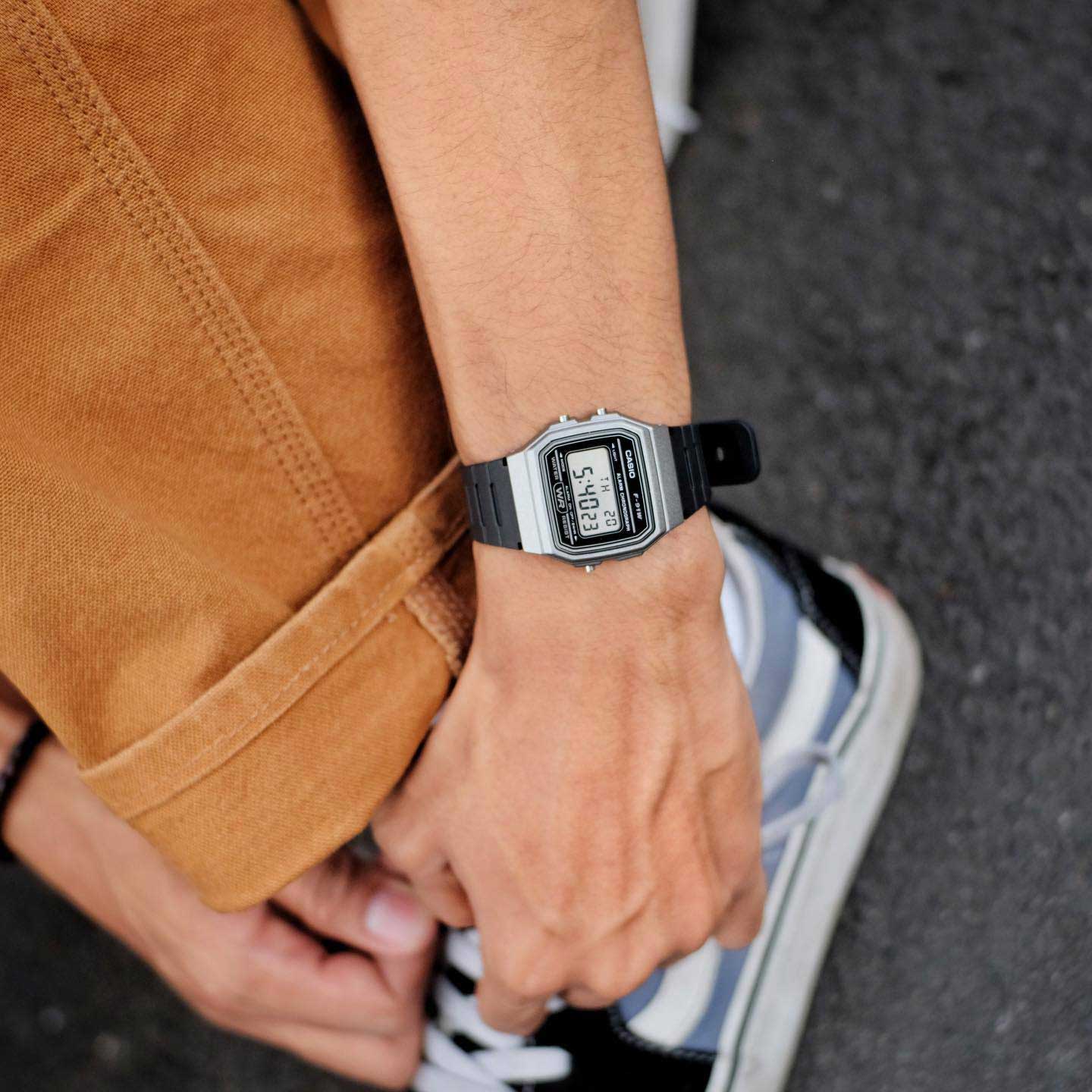 Японские наручные часы CASIO CASIO COLLECTION F-91WM-1B