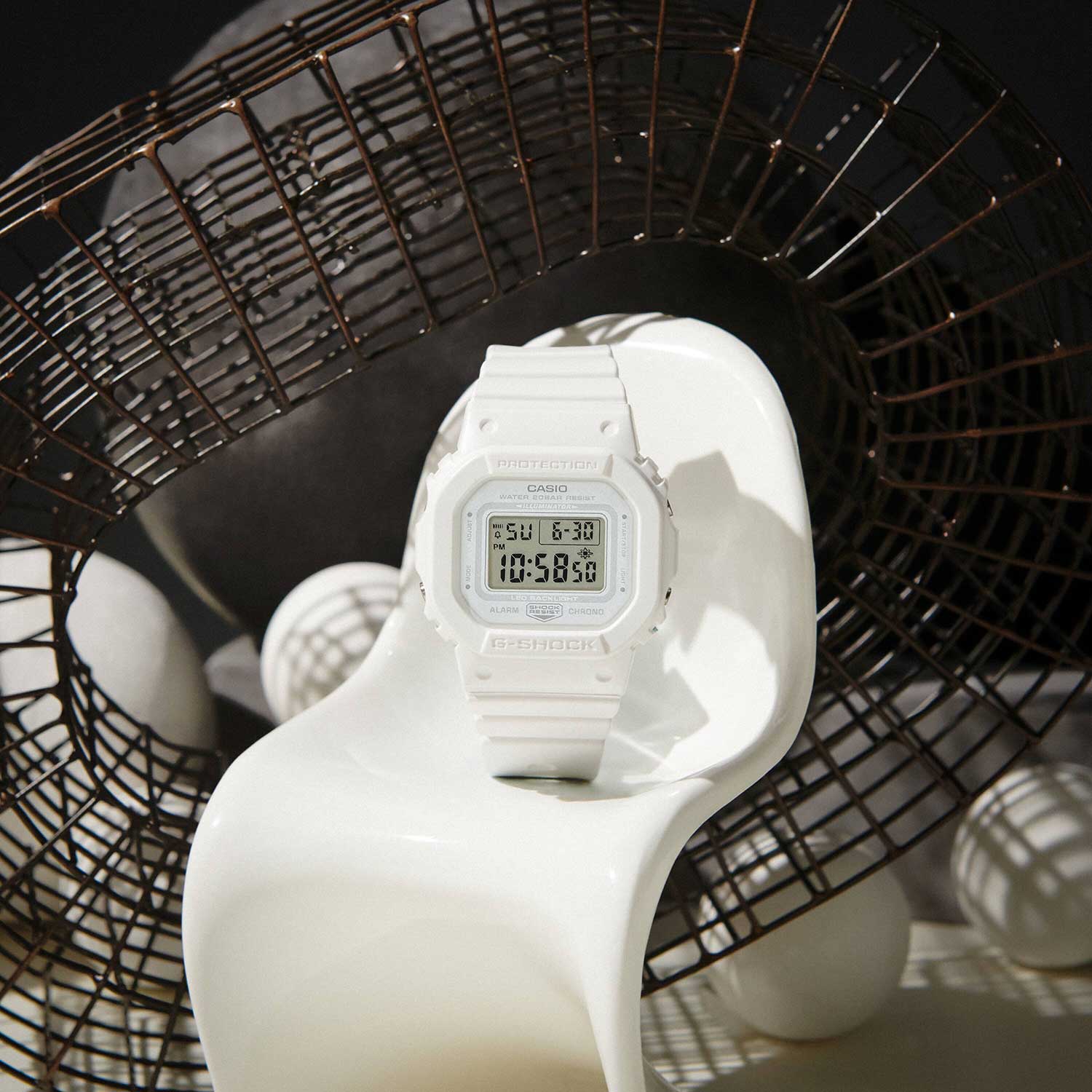 Японские наручные часы Casio G-SHOCK GMD-S5600BA-7 с хронографом