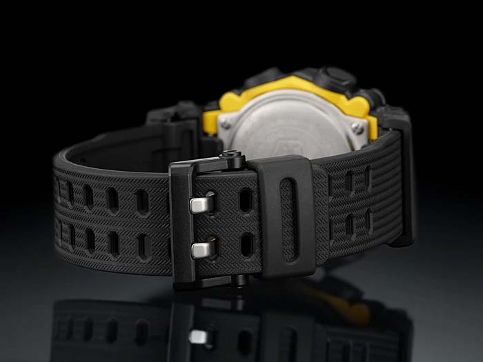 Японские наручные часы Casio G-SHOCK GA-900-1AER с хронографом