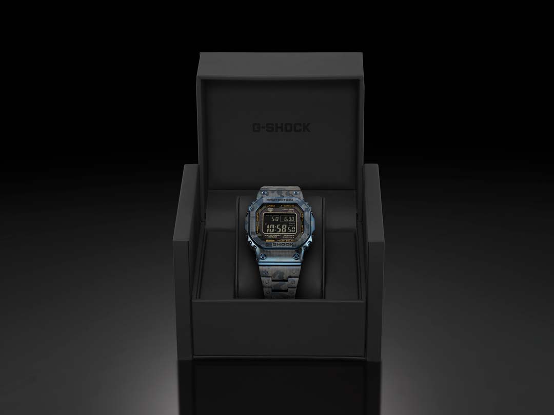 Японские титановые наручные часы Casio G-SHOCK GMW-B5000TCF-2ER с хронографом