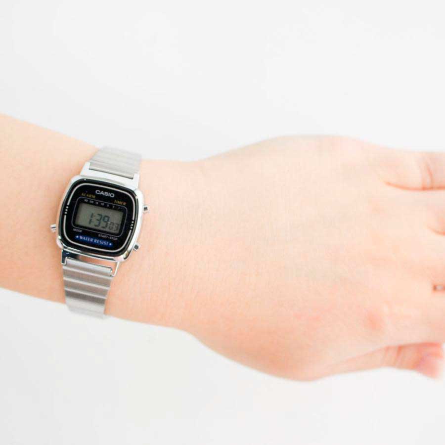 Японские наручные часы CASIO CASIO COLLECTION LA670WD-1