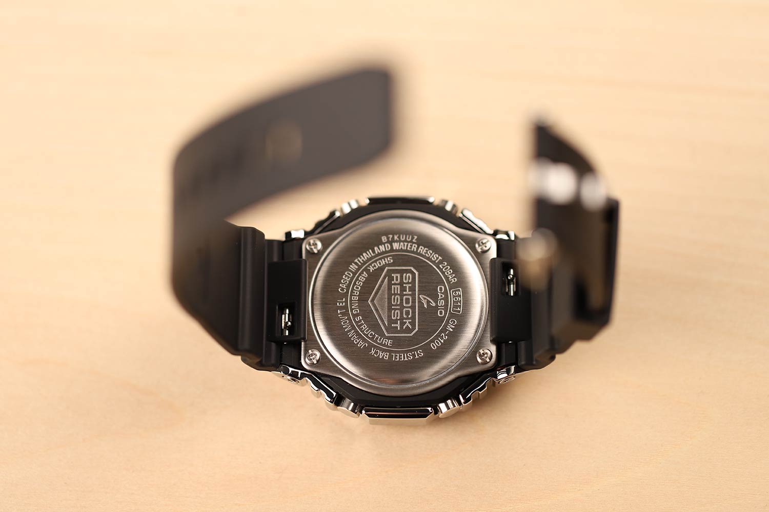 Японские наручные часы Casio G-SHOCK GM-2100-1AER с хронографом
