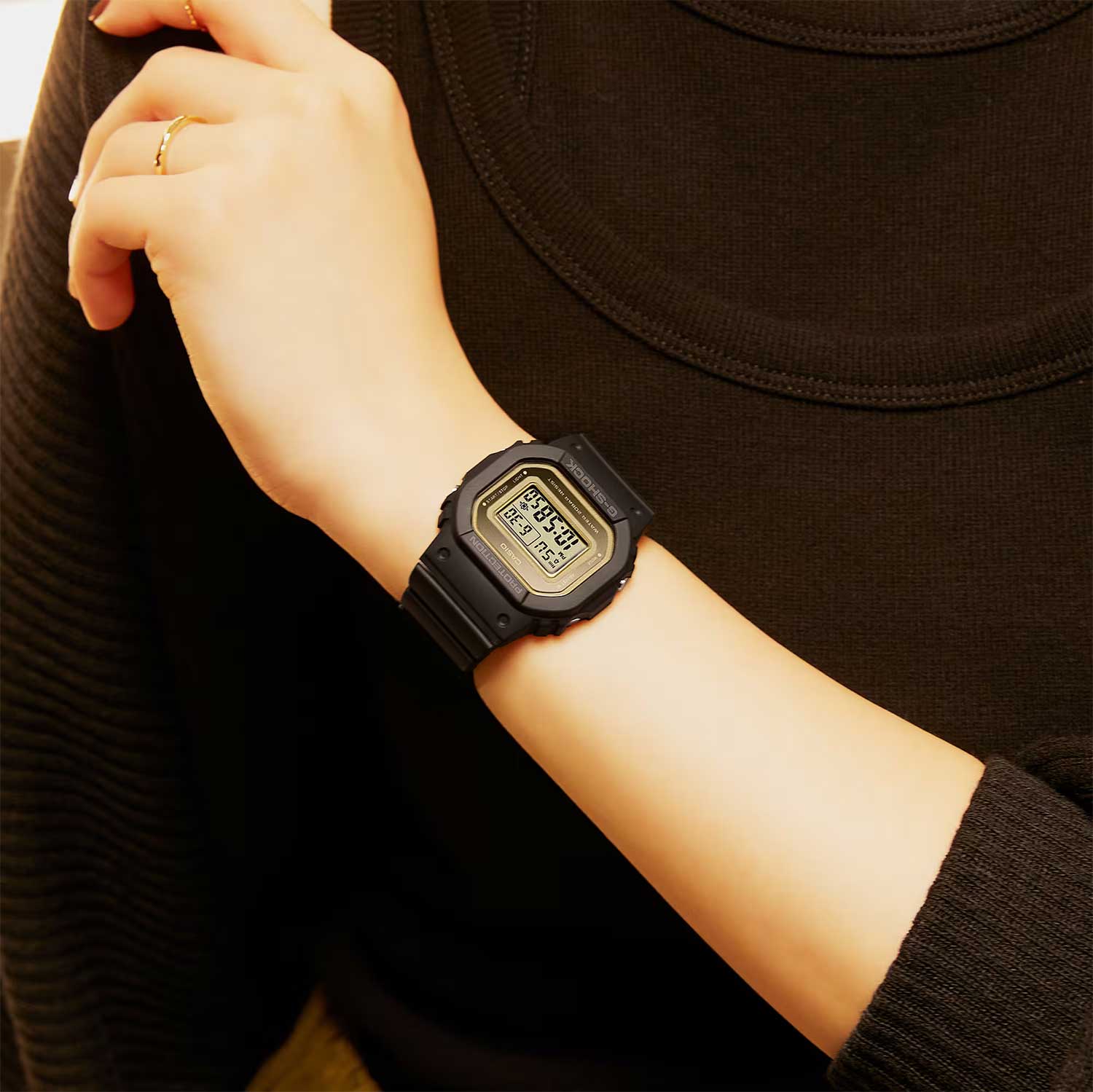 Японские наручные часы Casio G-SHOCK GMD-S5600-1 с хронографом