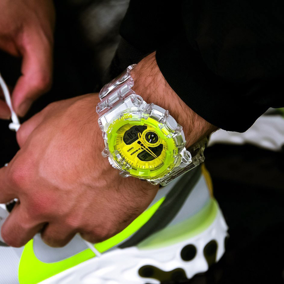 Японские наручные часы Casio G-SHOCK GA-400SK-1A9ER с хронографом
