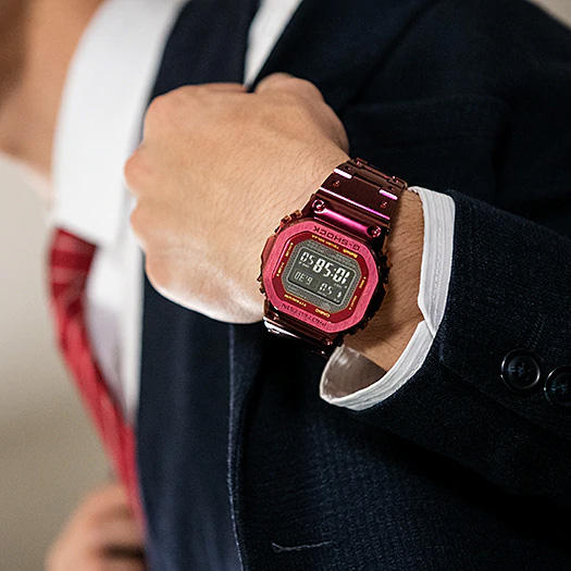 Японские наручные часы Casio G-SHOCK GMW-B5000RD-4ER с хронографом