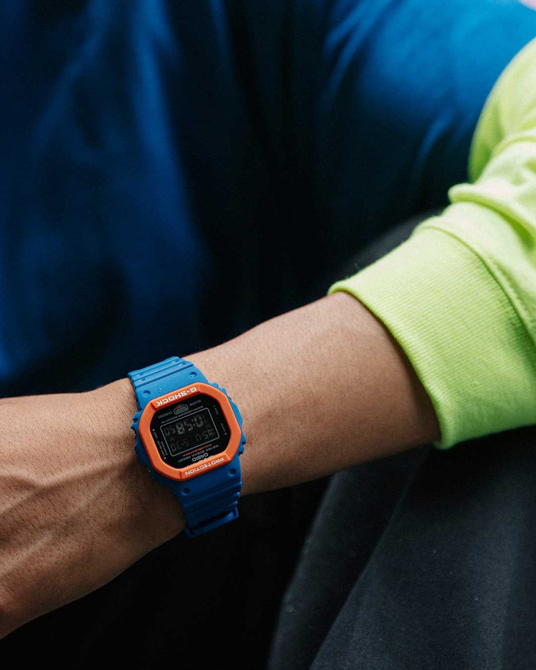 Японские наручные часы CASIO G-SHOCK DW-5610SC-2