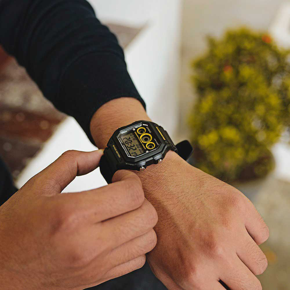 Японские наручные часы CASIO CASIO COLLECTION AE-1300WH-1A