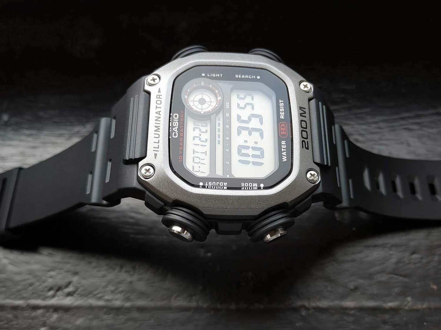 Японские наручные часы Casio Collection DW-291H-1AVEF с хронографом