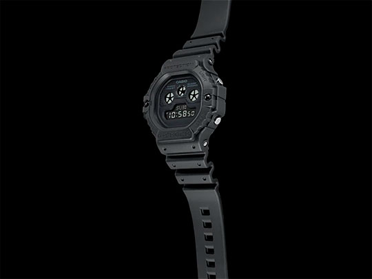 Японские наручные часы Casio G-SHOCK DW-5900BB-1E с хронографом