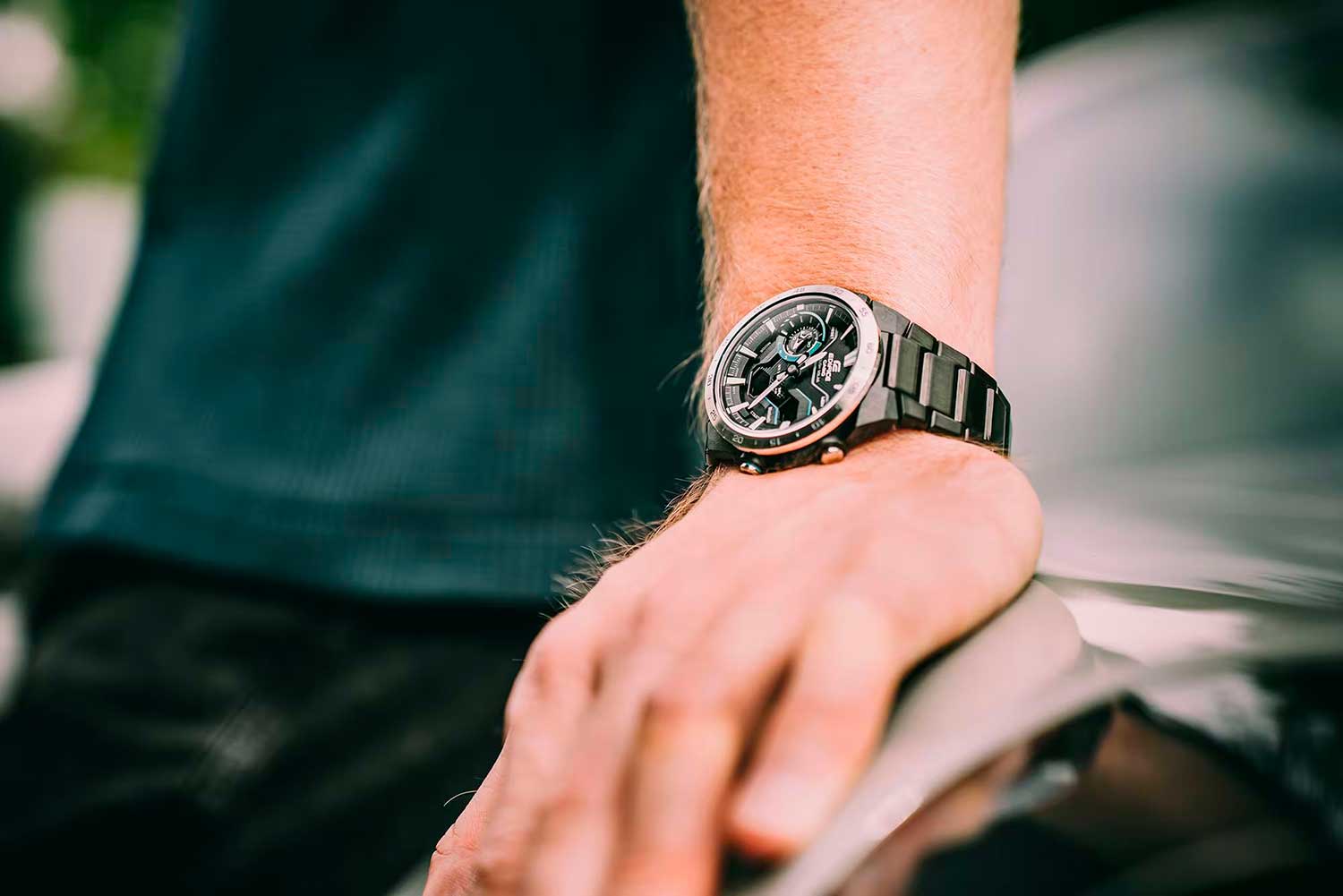 Японские наручные часы CASIO EDIFICE ECB-2200DD-1A