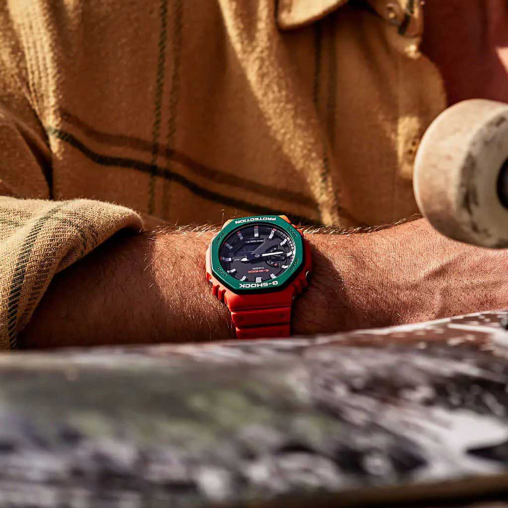 Японские наручные часы Casio G-SHOCK GA-2110SC-4A с хронографом