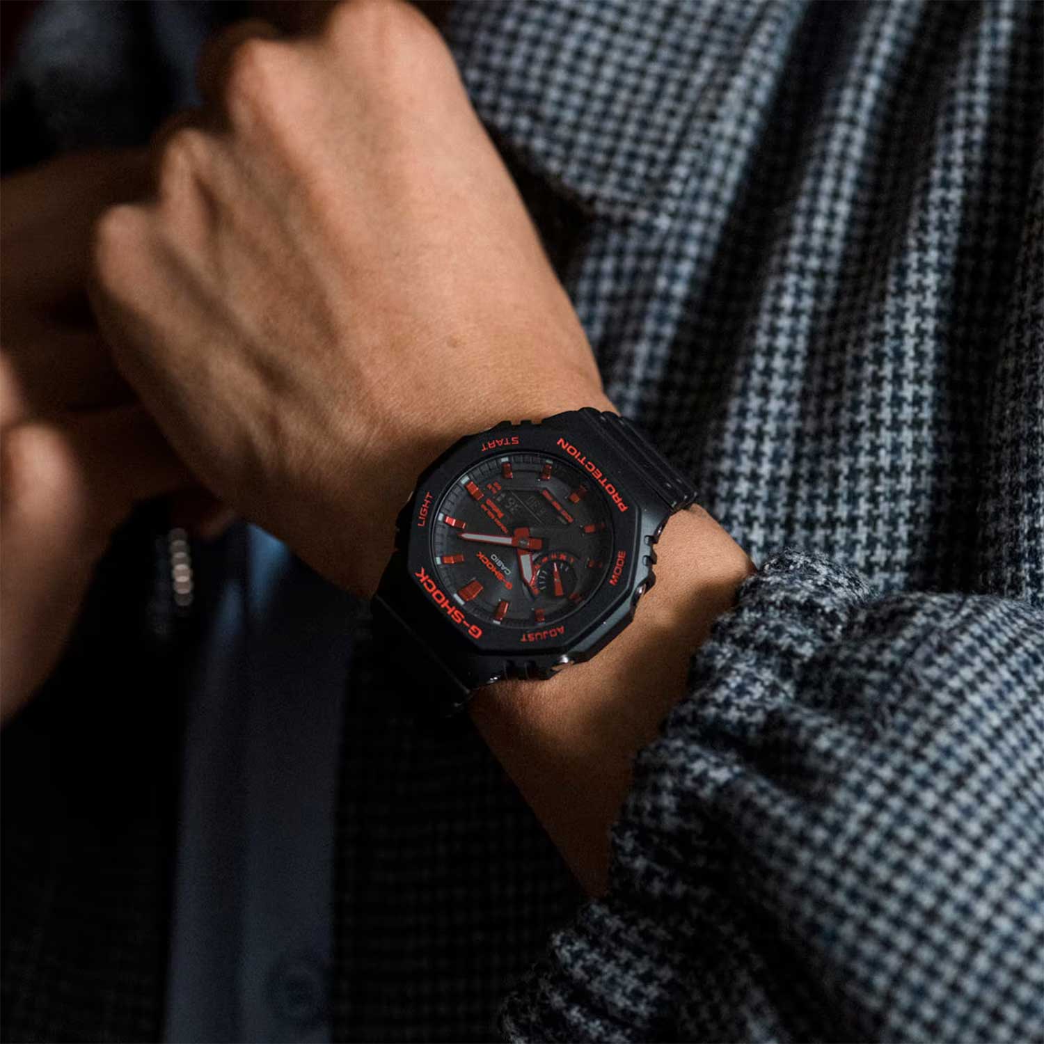 Японские наручные часы Casio G-SHOCK GA-B2100BNR-1A с хронографом