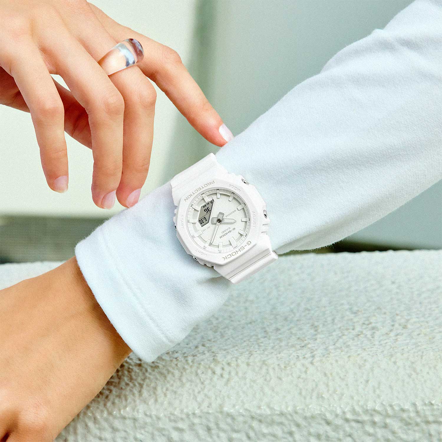 Японские наручные часы CASIO G-SHOCK GMA-P2100-7A