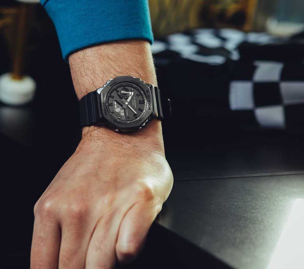 Японские наручные часы CASIO G-SHOCK GM-2100BB-1A