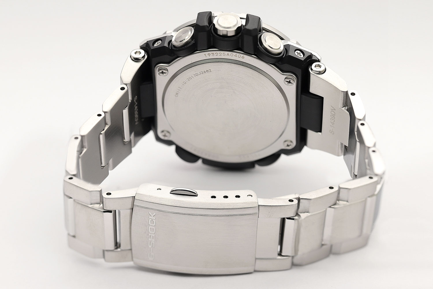 Японские наручные часы CASIO G-SHOCK GST-B100D-1A