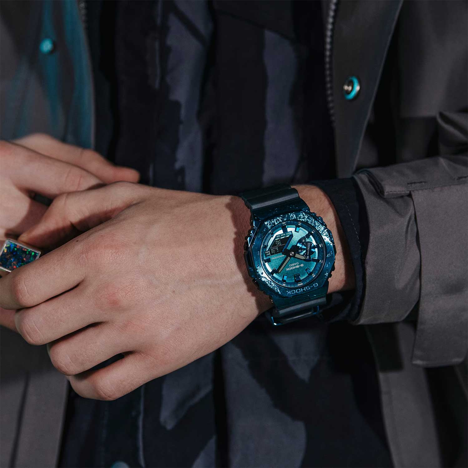 Японские наручные часы Casio G-SHOCK GM-2140GEM-2A с хронографом