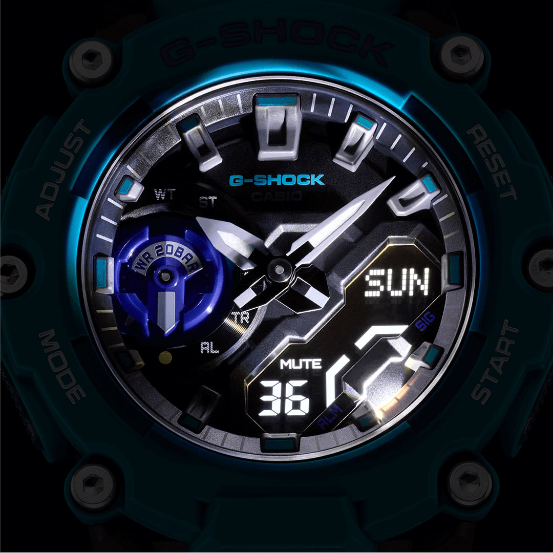 Японские наручные часы Casio G-SHOCK GA-2200-2AER с хронографом