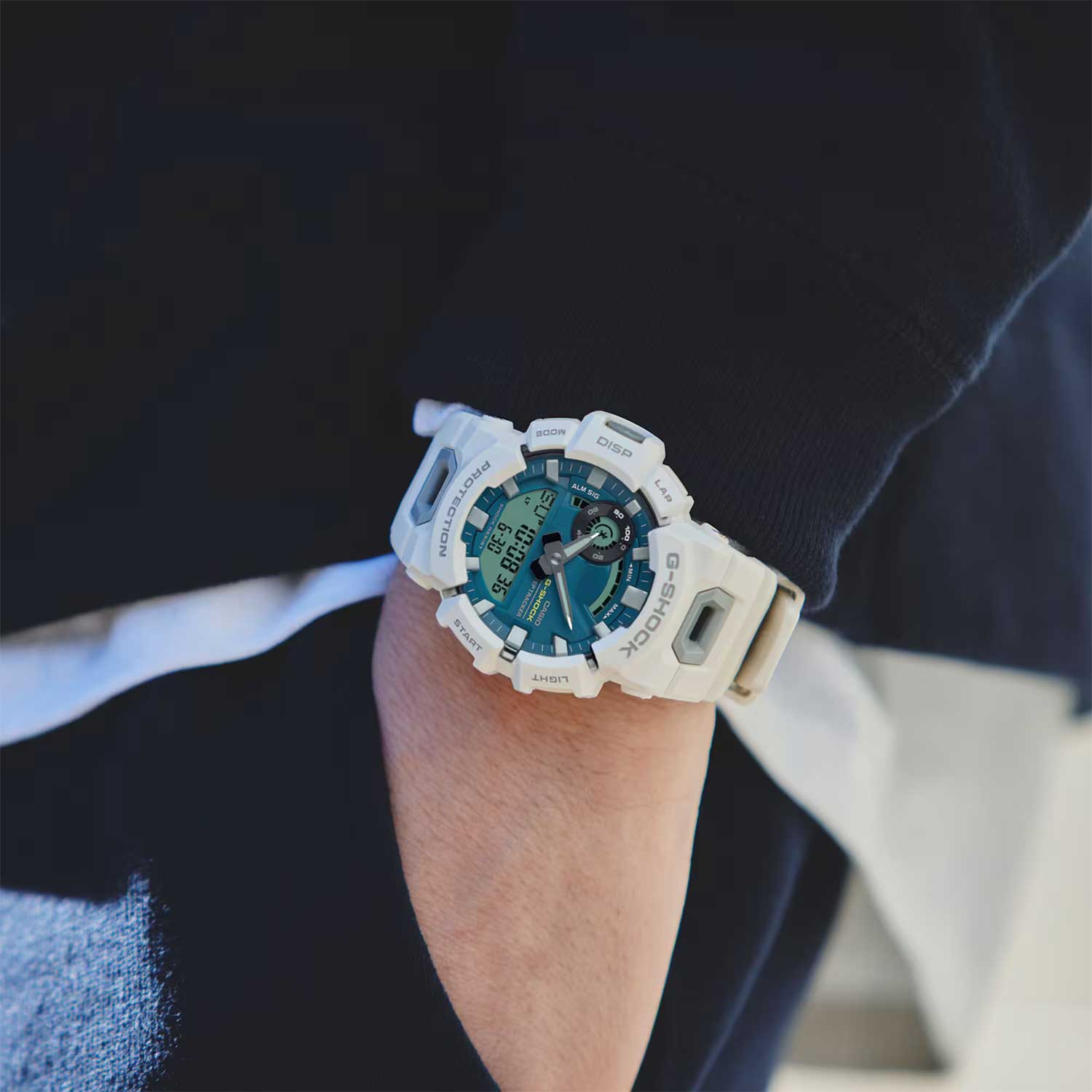 Японские наручные часы CASIO G-SHOCK GBA-900CB-7A