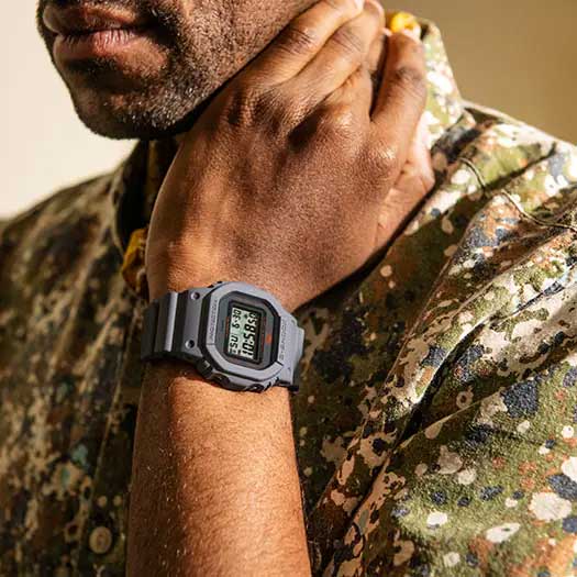 Японские наручные часы Casio G-SHOCK DW-5600MNT-8 с хронографом