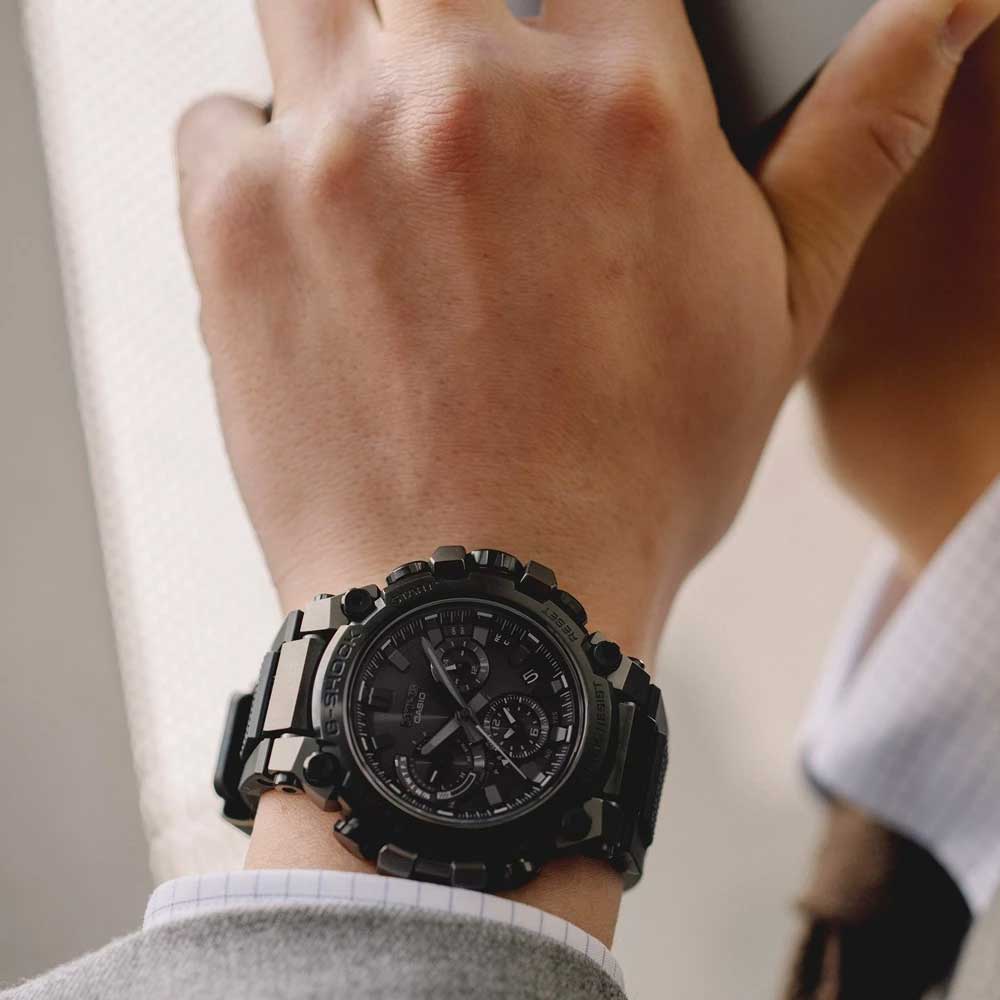 Японские наручные часы Casio G-SHOCK MTG-B3000B-1AER с хронографом