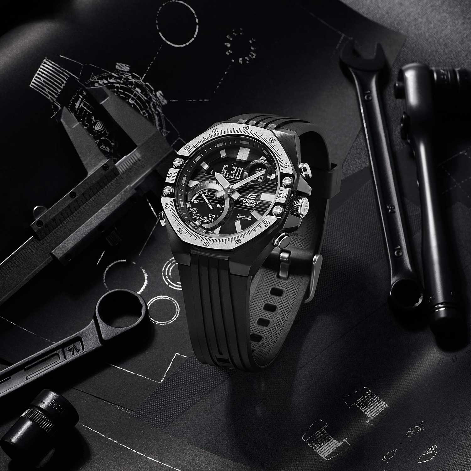 Японские наручные часы CASIO EDIFICE ECB-10TP-1A