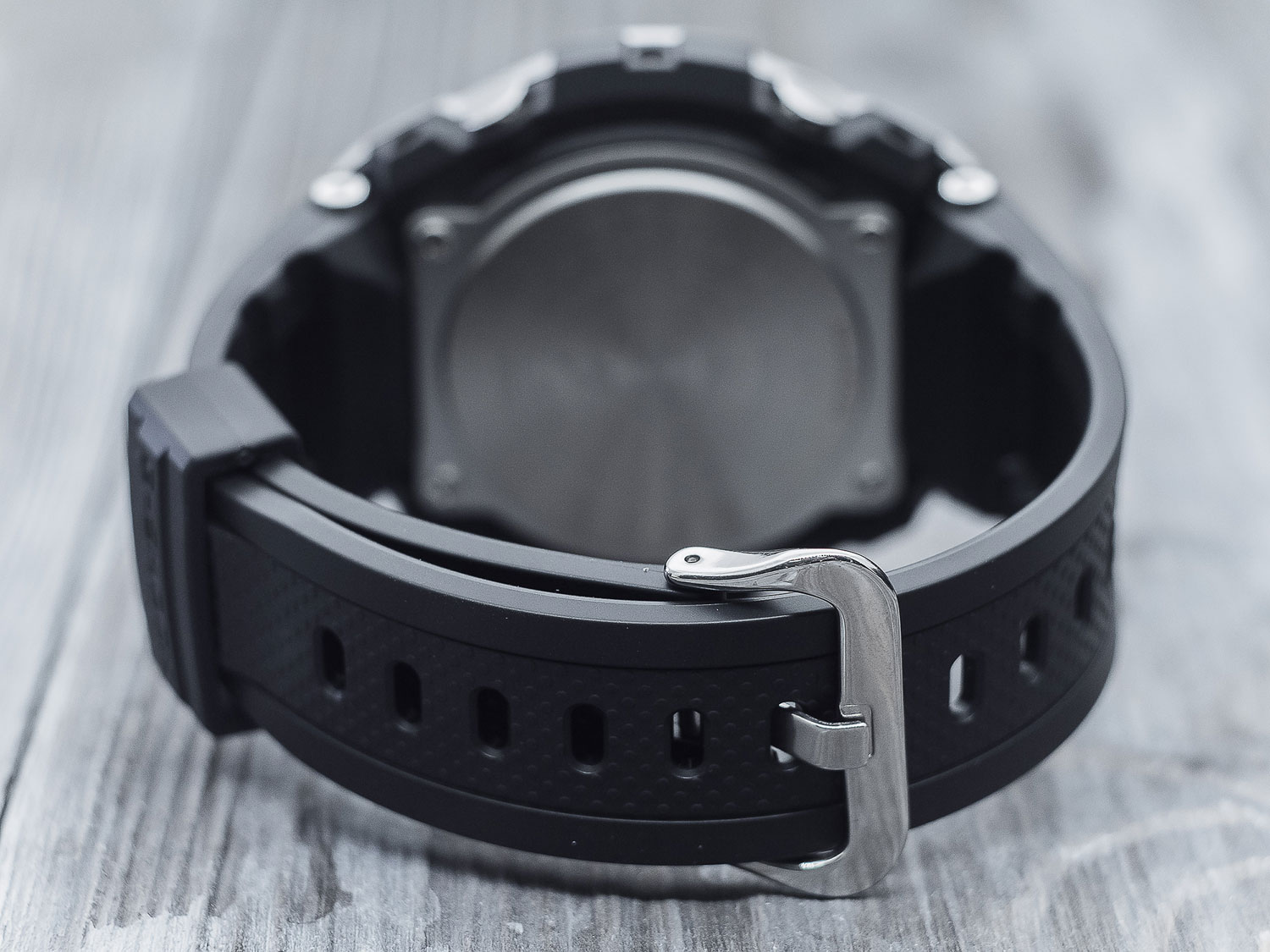 Японские наручные часы CASIO G-SHOCK GST-W110-1A
