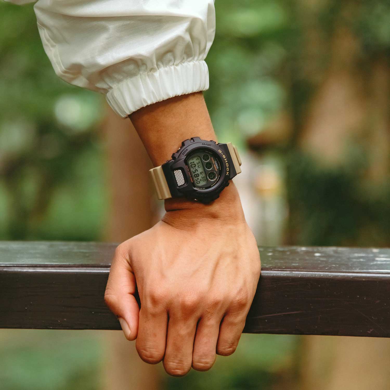 Японские наручные часы CASIO G-SHOCK DW-6900TU-1A5