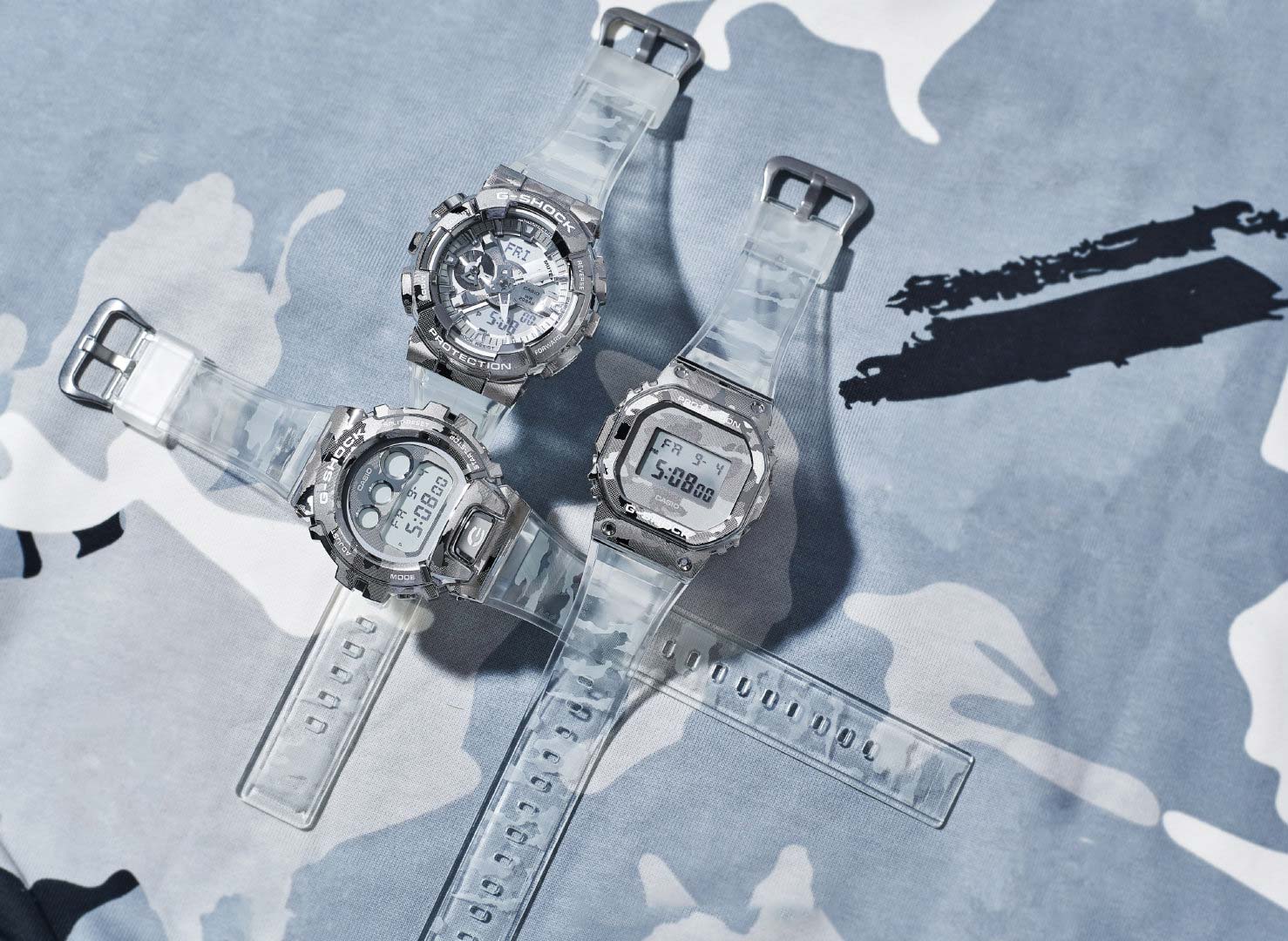 Японские наручные часы Casio G-SHOCK GM-110SCM-1AER с хронографом