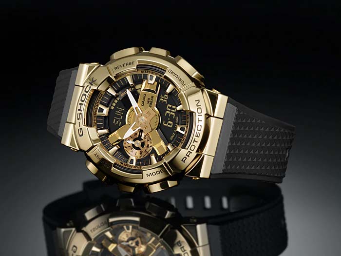 Японские наручные часы Casio G-SHOCK GM-110G-1A9ER с хронографом
