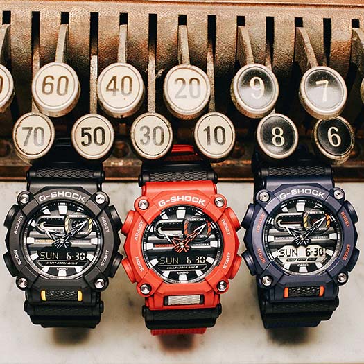 Японские наручные часы Casio G-SHOCK GA-900-1AER с хронографом