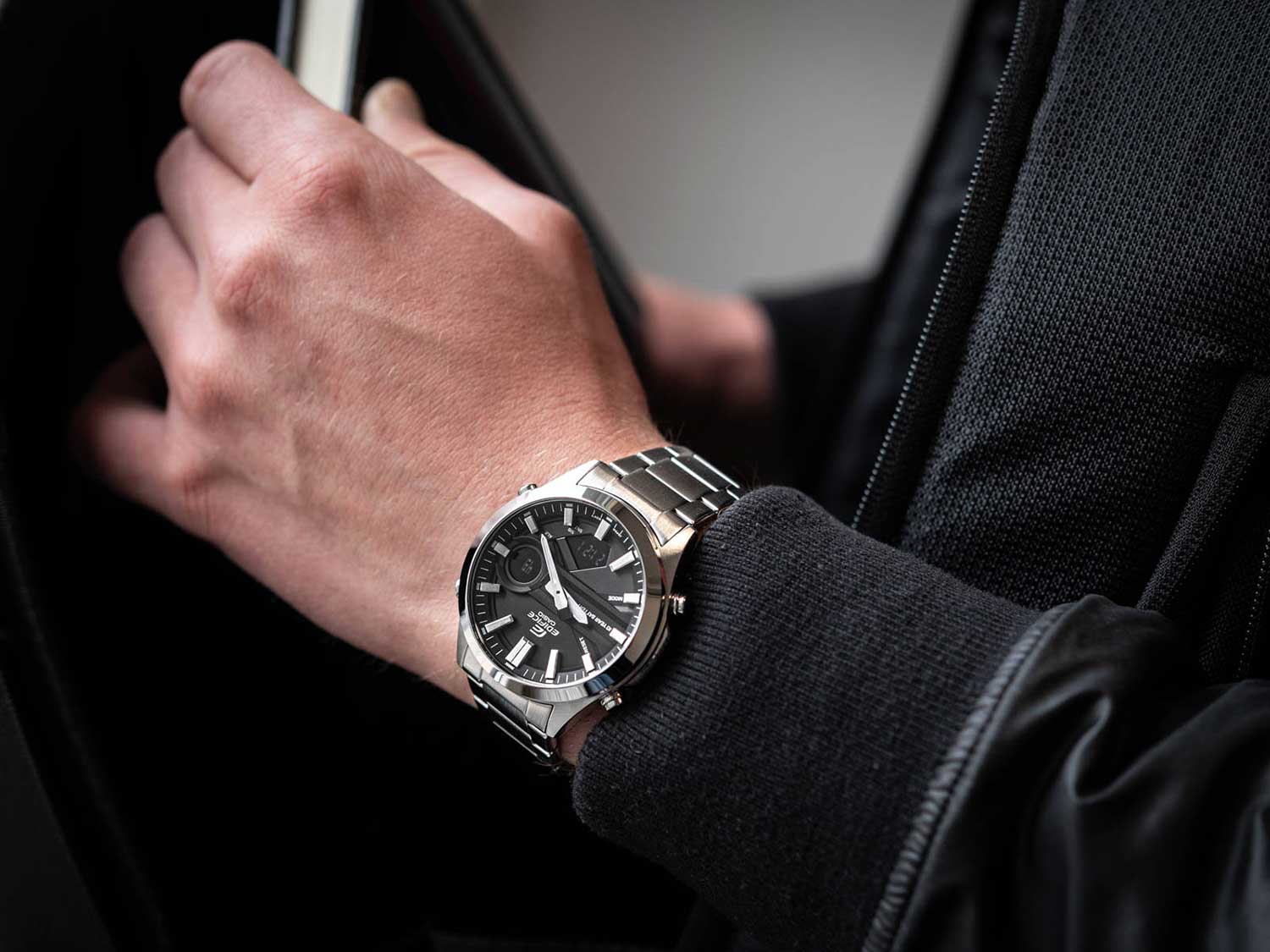 Японские наручные часы CASIO EDIFICE EFV-C120D-1A