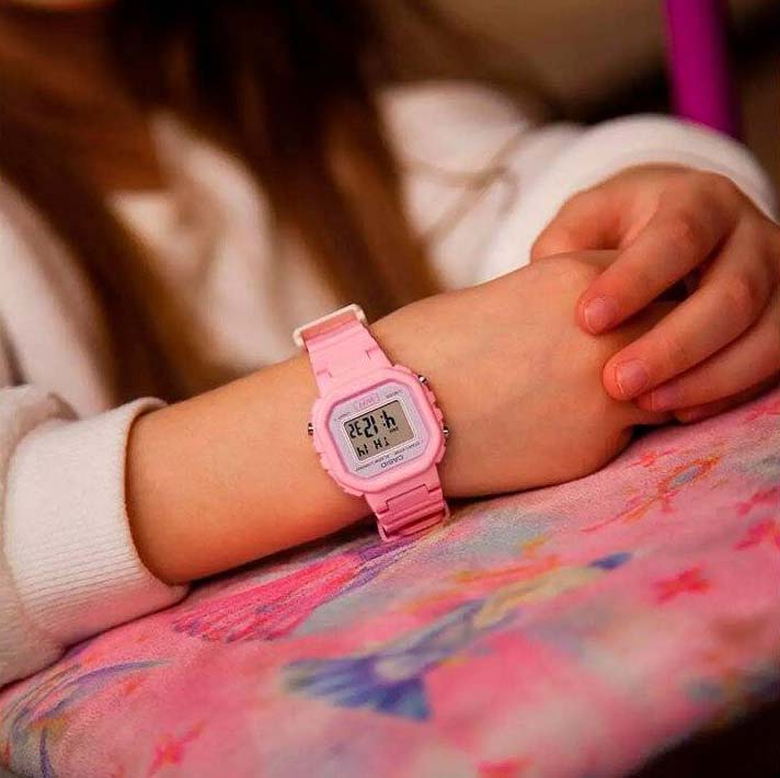 Японские наручные часы CASIO CASIO COLLECTION LA-20WH-4A1