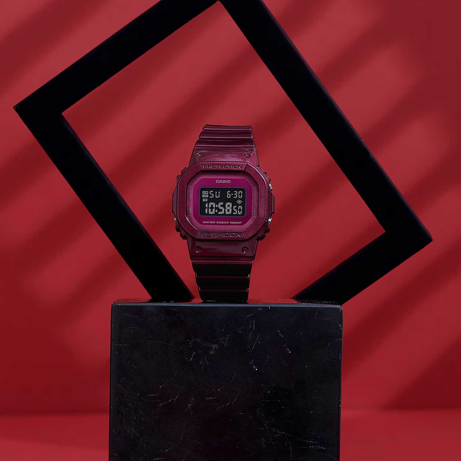 Японские наручные часы CASIO G-SHOCK GMD-S5600RB-4