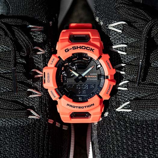 Японские спортивные наручные часы Casio G-SHOCK GBA-900-4AER с хронографом