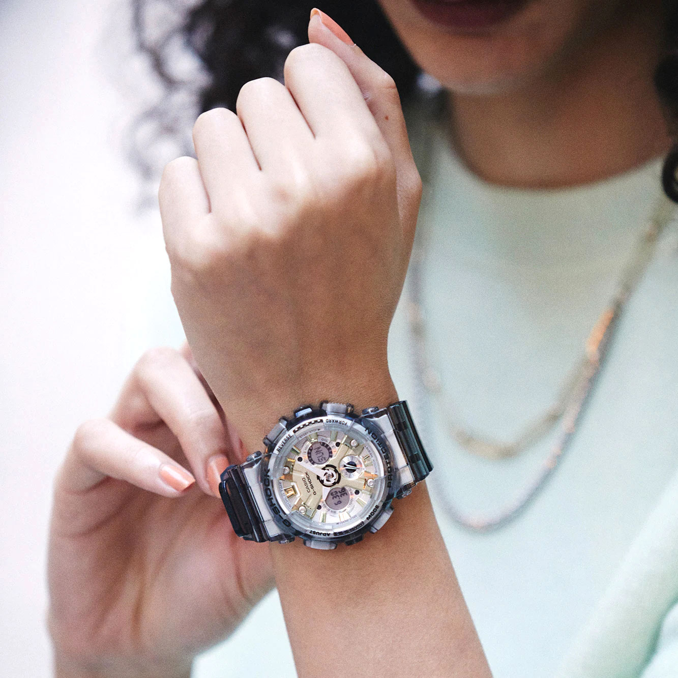 Японские наручные часы Casio G-SHOCK GMA-S120GS-8AER с хронографом