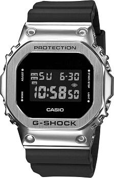 Японские наручные часы Casio G-SHOCK GM-5600-1ER с хронографом